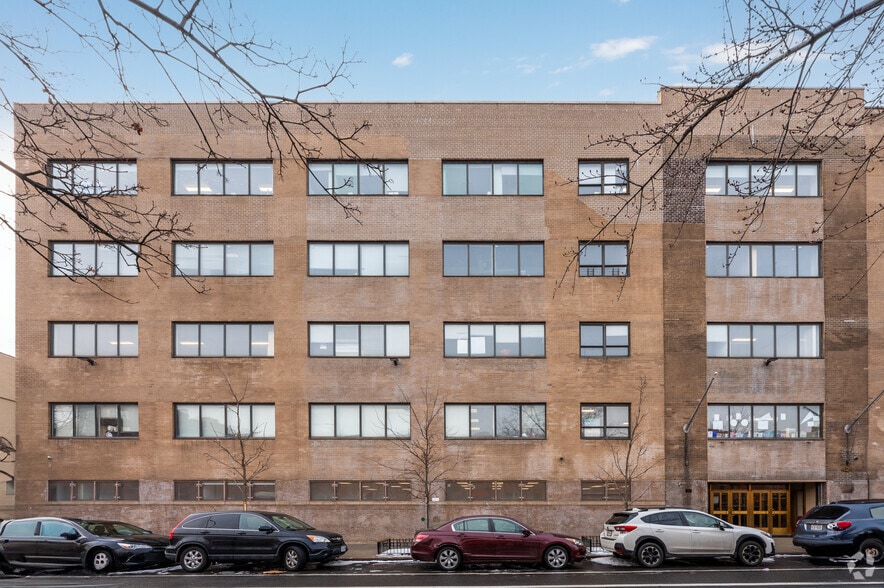 412-424 E 147th St, Bronx, NY à louer - Photo de l’immeuble – Image 3 sur 5