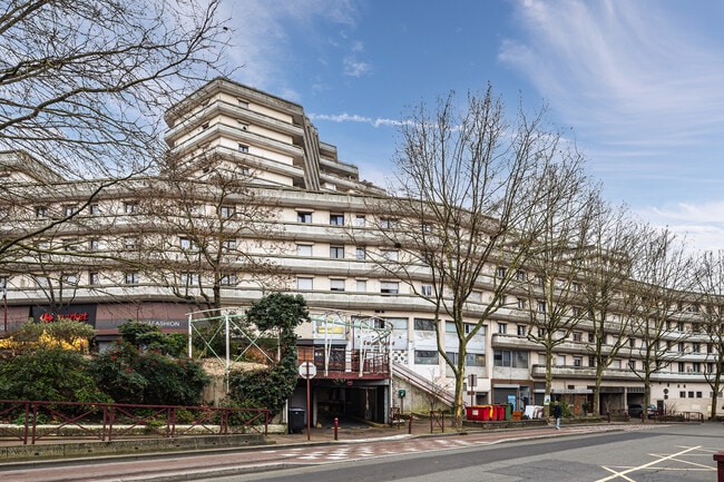 Plus de détails pour 5-7 Avenue Du Belvédère, Le Pré-Saint-Gervais - Logement à vendre