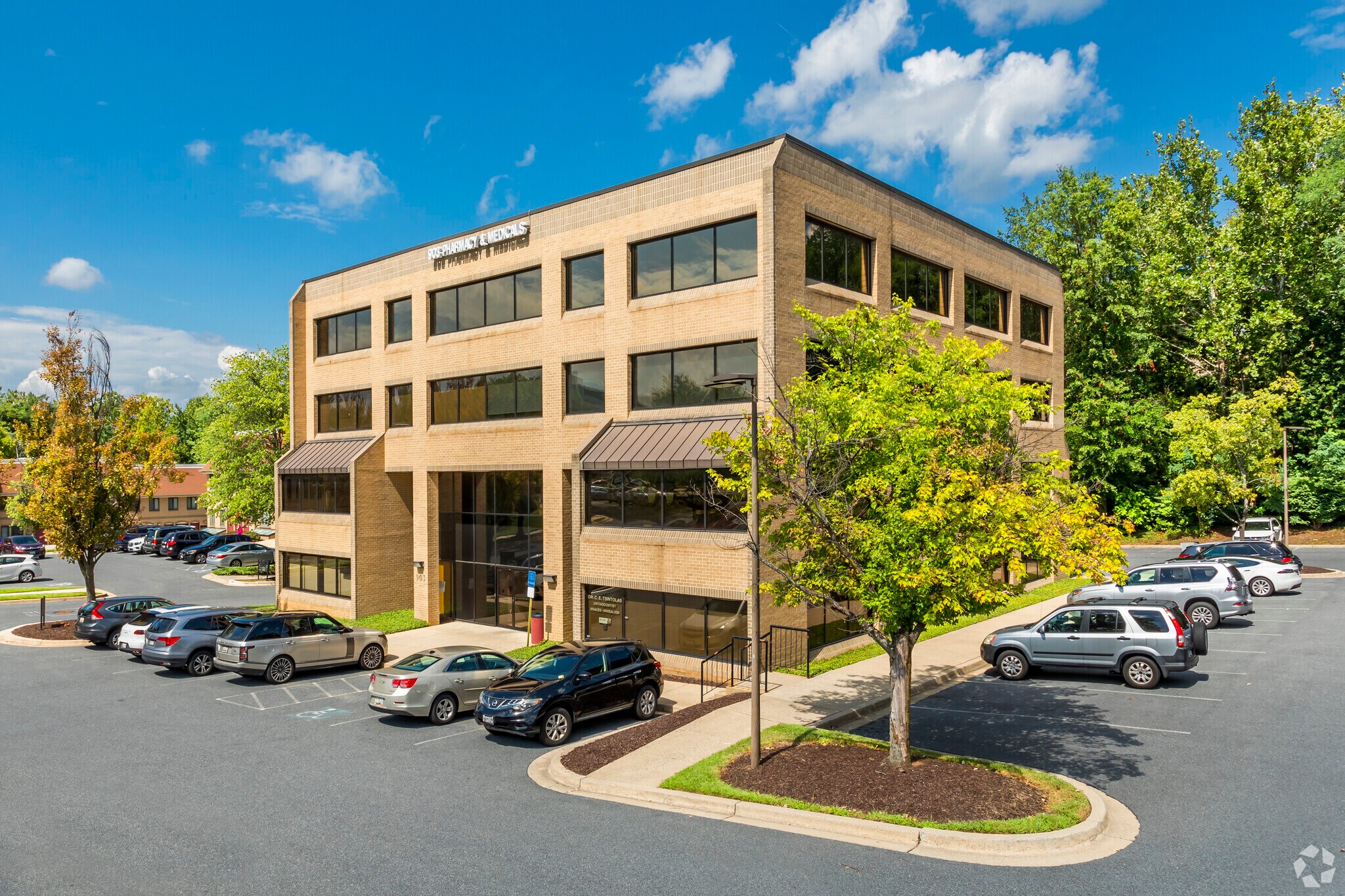 903 Russell Ave, Gaithersburg, MD à vendre Photo principale– Image 1 sur 6