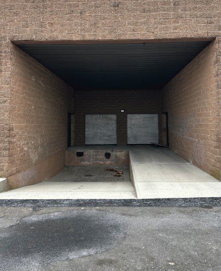 485 S Broadway, Hicksville, NY à louer - Photo de l’immeuble – Image 3 sur 5