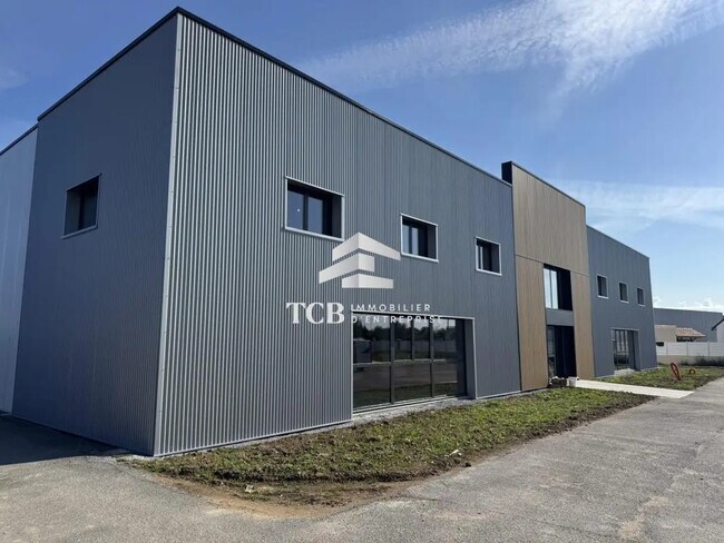 Plus de détails pour Industriel/Logistique à louer