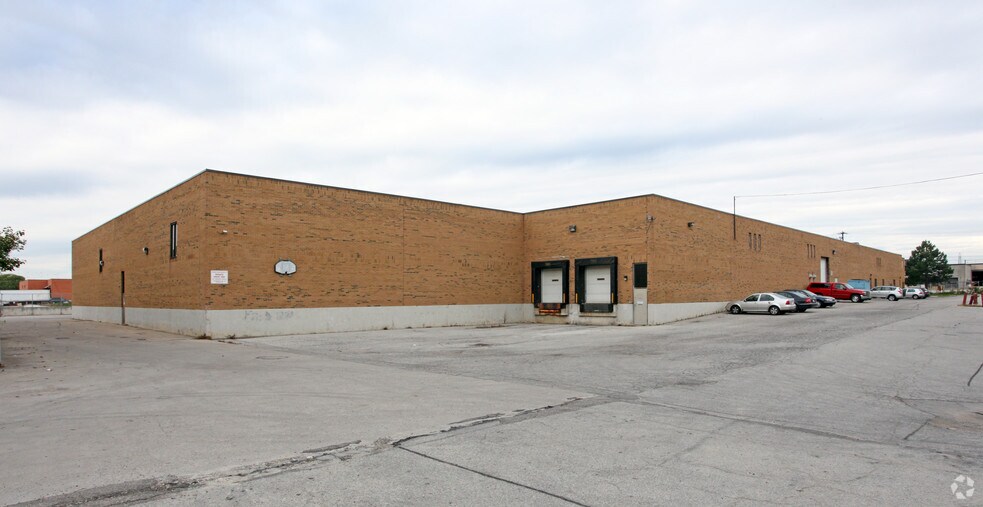 265-267 Champagne Dr, Toronto, ON à louer - Photo de l’immeuble – Image 3 sur 3