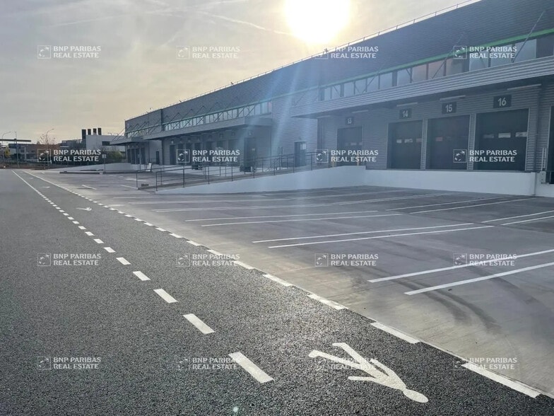 Rue Robert Brémond, Aulnay-sous-Bois à louer - Photo de l’immeuble – Image 2 sur 8