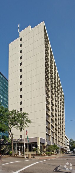 1111 Lakeside Ave E, Cleveland, OH à vendre - Photo principale – Image 2 sur 10
