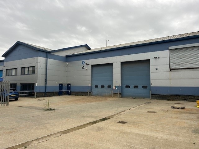 730 London Rd, Grays à louer Photo de l’immeuble– Image 1 sur 1