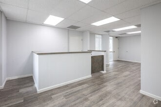 172 N Tustin St, Orange, CA à louer Numérisation 3D Matterport– Image 1 sur 10