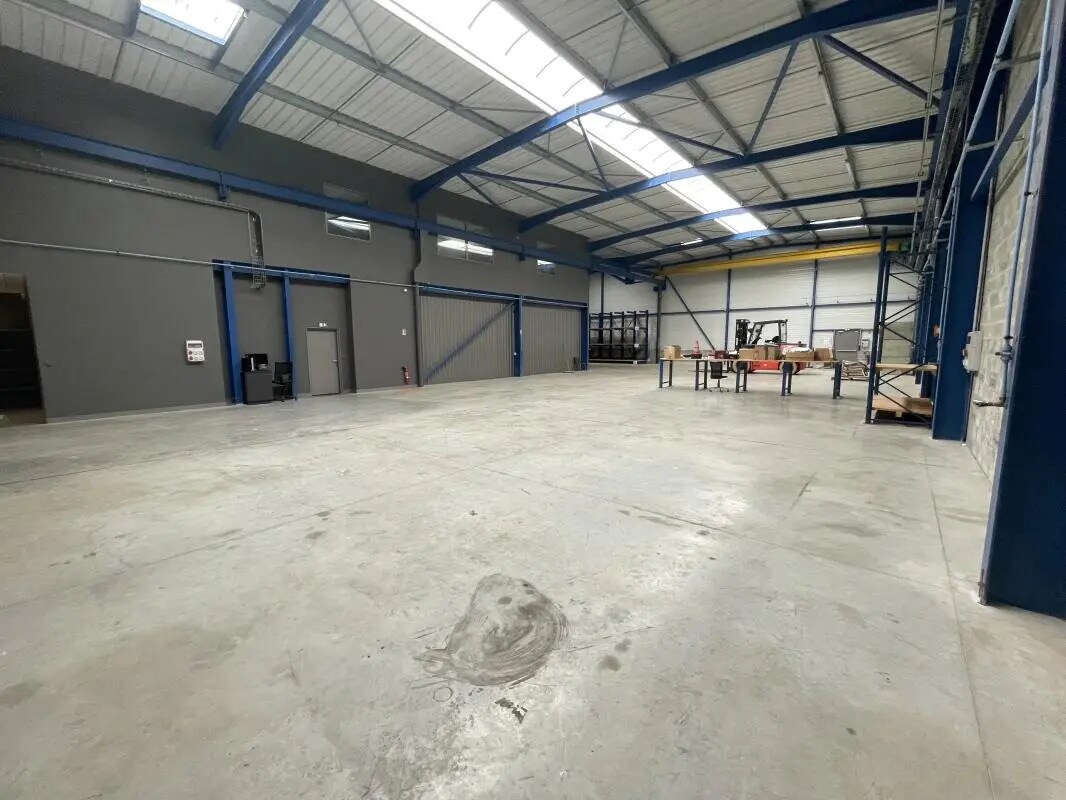 Local d’activités dans SAINT-JEAN-D'ILLAC à louer Photo intérieure– Image 1 sur 19