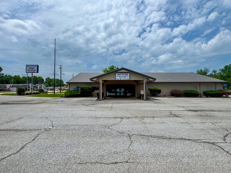 1860 W Sunset Ave, Springdale, AR à louer - Photo de l’immeuble – Image 2 sur 5