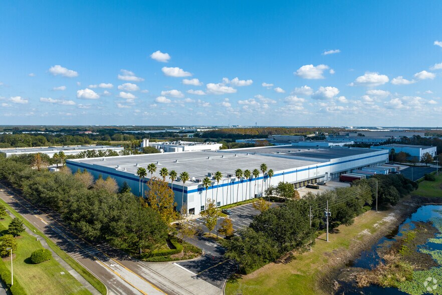 10601 Southport Dr, Orlando, FL à louer - Photo de l’immeuble – Image 3 sur 6