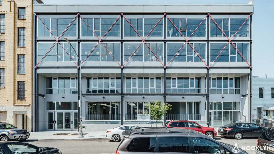 13 Grattan St, Brooklyn, NY à louer - Photo de l’immeuble – Image 3 sur 9