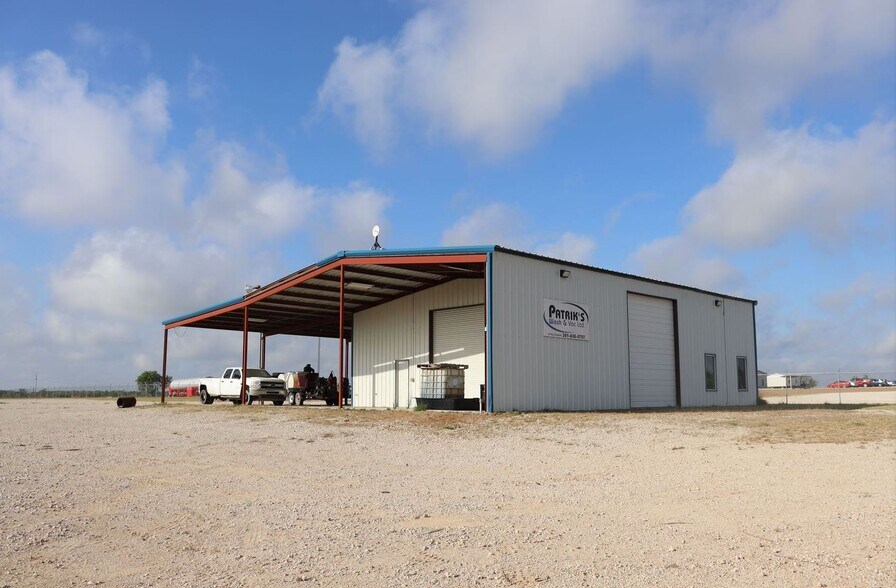 Texas Oilfield Service Portfolio portefeuille de 14 biens à vendre sur LoopNet.fr - Photo principale – Image 2 sur 9