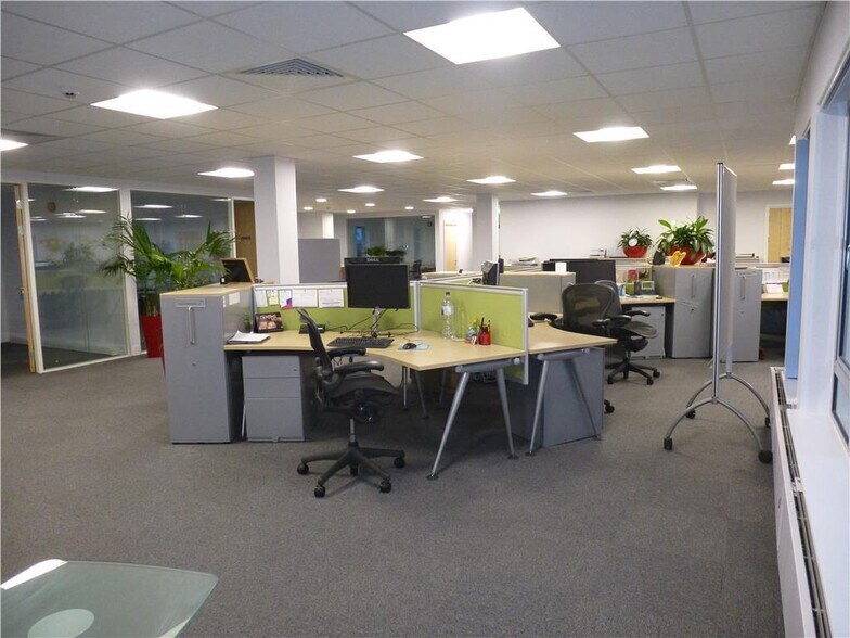 Gloucester Rd, Tewkesbury à louer - Photo de l’immeuble – Image 3 sur 12