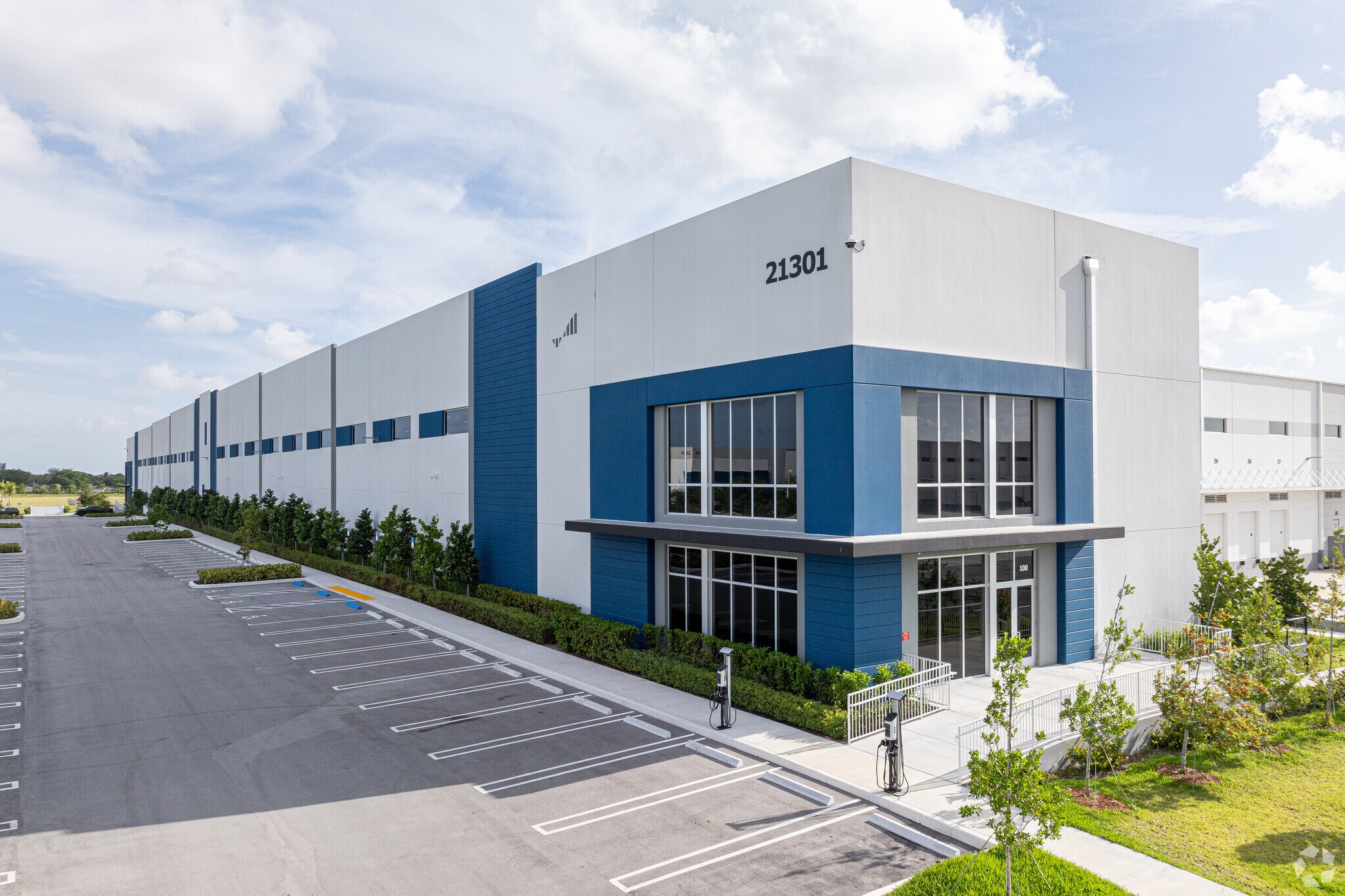 21301 NW 43rd ave, Miami Gardens, FL à louer Photo principale– Image 1 sur 6