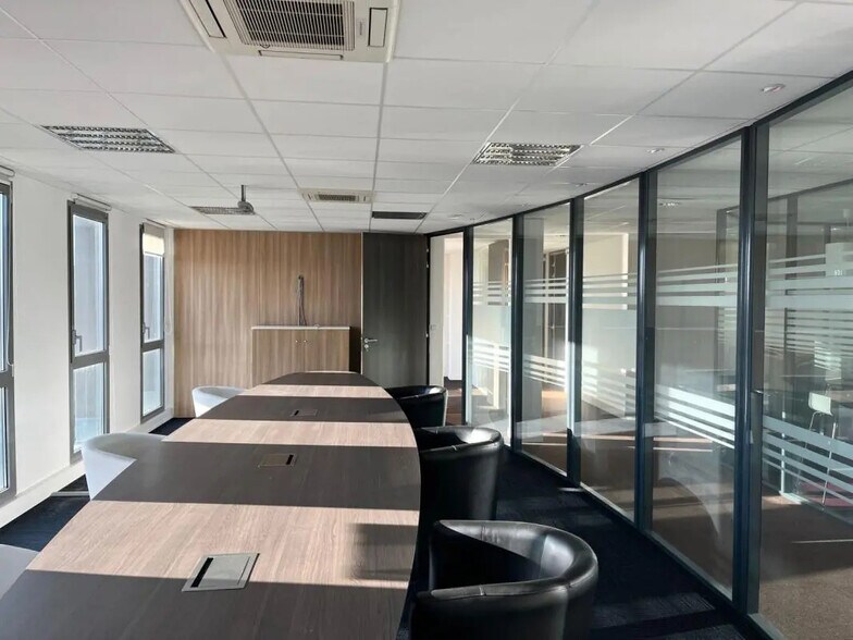 Bureau dans Saint-Herblain à louer - Photo de l’immeuble – Image 2 sur 9