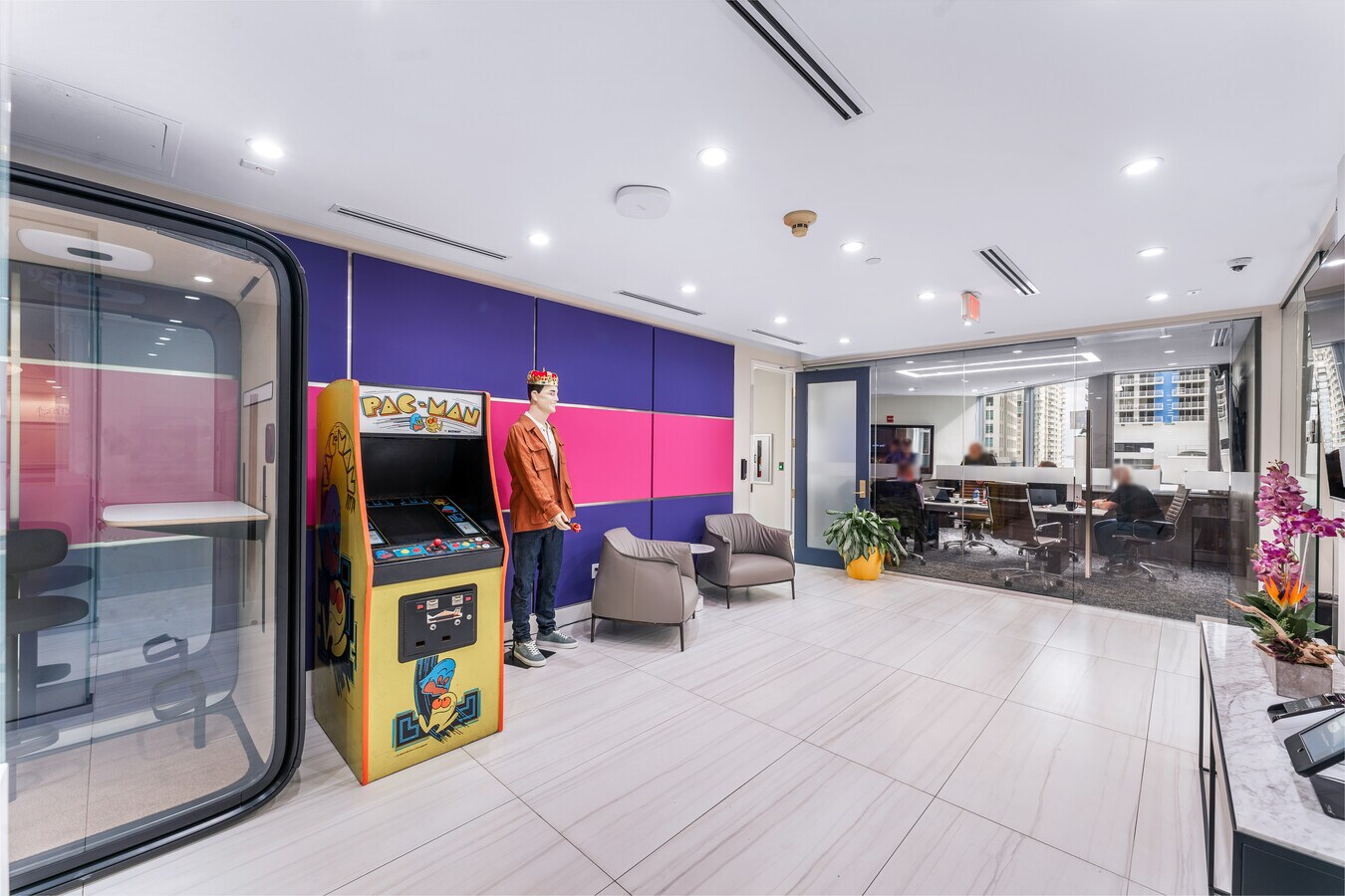 1200 Brickell Ave, Miami, FL 33131 - Lot 950 -  - Photo intérieure - Image 1 of 20