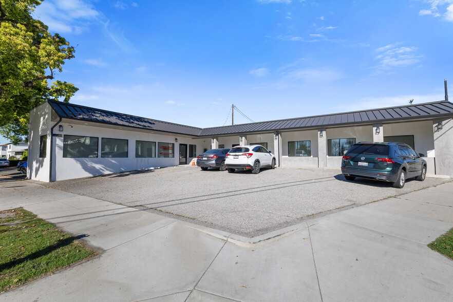 121-123 S Victory Blvd, Burbank, CA à vendre - Photo de l’immeuble – Image 1 sur 16