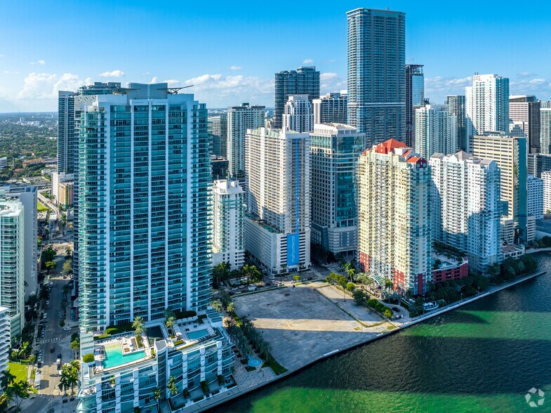 1200 Brickell Bay Dr, Miami, FL à louer - Aérien – Image 3 sur 4