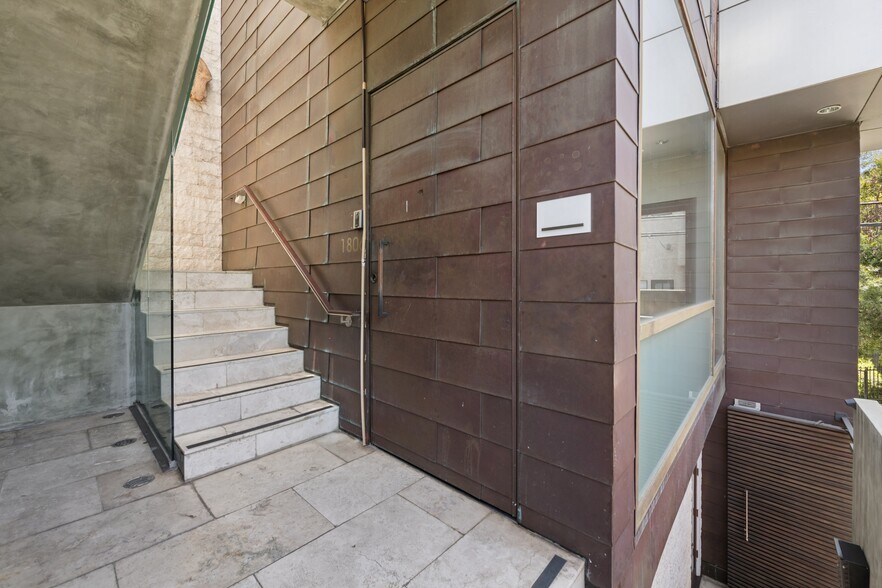 1800-1808 Thayer Ave, Los Angeles, CA à louer - Photo de l’immeuble – Image 3 sur 11