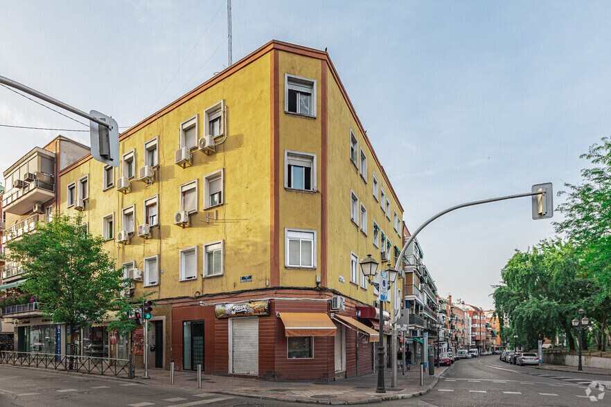 Avenida Rafaela Ibarra, 1, Madrid, Madrid à vendre - Photo principale – Image 1 sur 11
