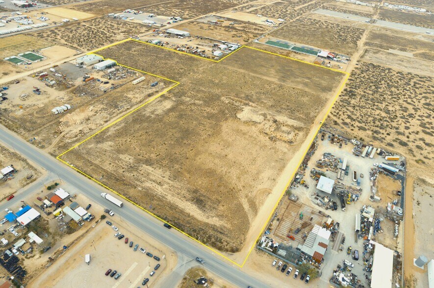 1301 Berryville, El Paso, TX à vendre - Photo de l’immeuble – Image 3 sur 10