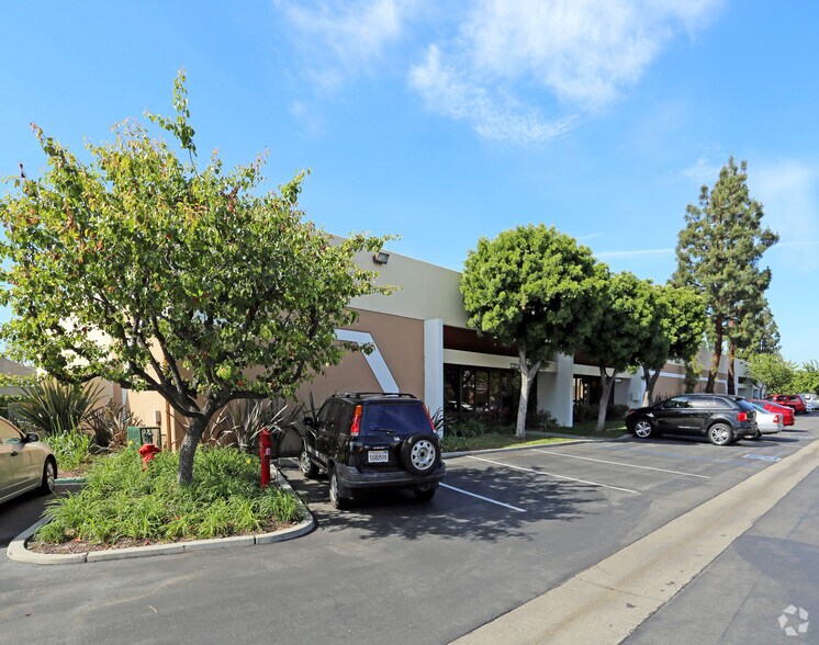 616-622 N Eckhoff St, Orange, CA à vendre - Photo de l’immeuble – Image 1 sur 1