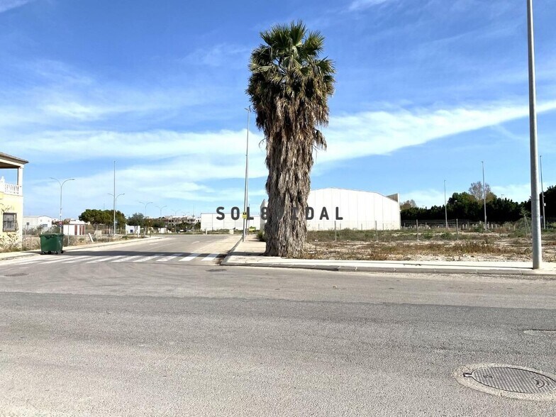 Industriel/Logistique dans Rafal, Alicante à vendre - Photo de l’immeuble – Image 3 sur 3