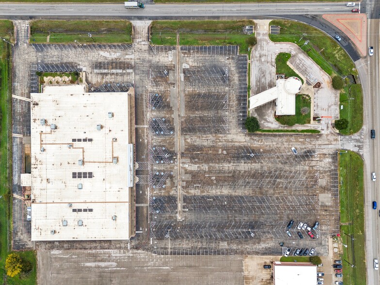 1205 N Loop 340, Waco, TX à louer - Photo de l’immeuble – Image 3 sur 9