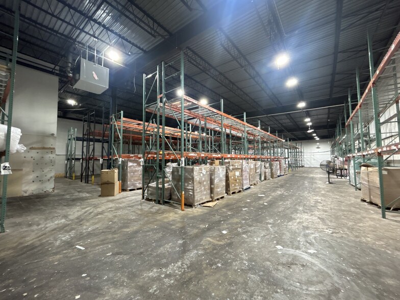 4475 S Clinton Ave, South Plainfield, NJ à louer - Photo de l’immeuble – Image 3 sur 6