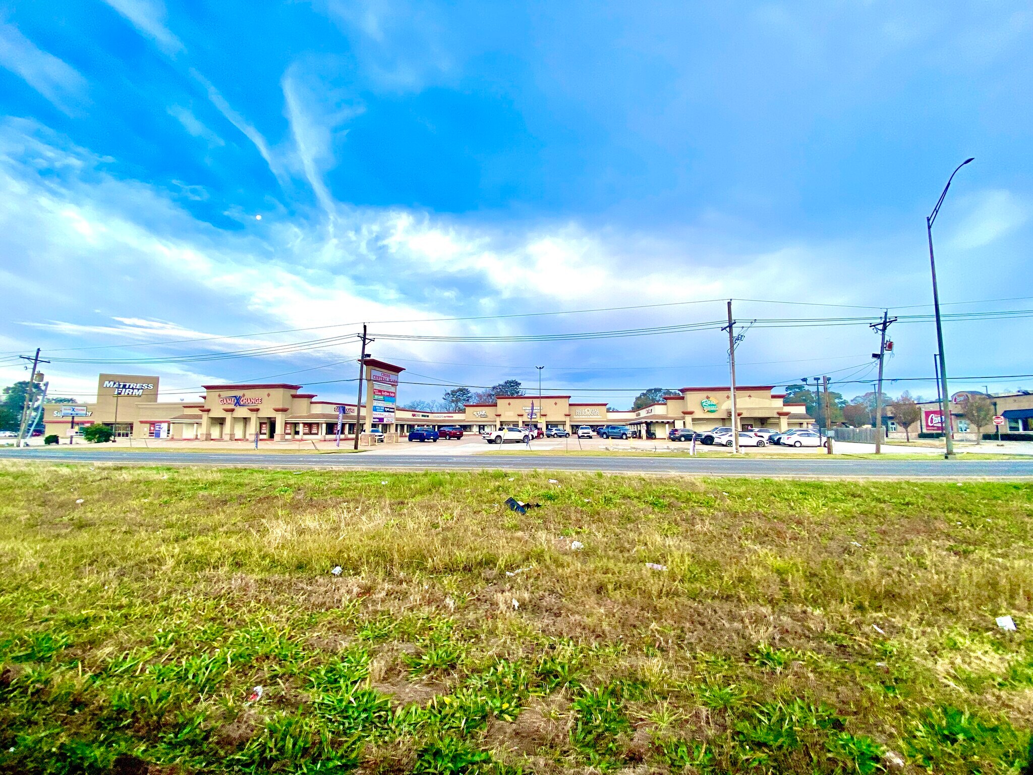 3500-3536 FM 365, Nederland, TX à louer Photo de l’immeuble– Image 1 sur 28