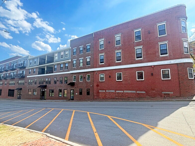 333 Central Ave, Dover, NH à louer - Photo de l’immeuble – Image 3 sur 4