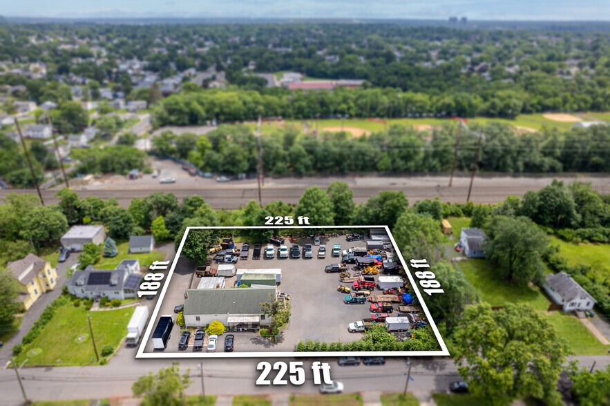 12 Fairview Ave, Edison, NJ à louer - Photo de l’immeuble – Image 2 sur 10