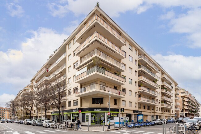 Plus de détails pour Local commercial à vendre