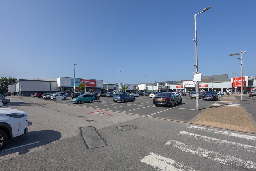 Towcester Rd, Northampton à louer - Photo de l’immeuble – Image 2 sur 2