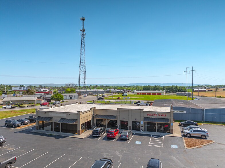 2585 Decherd Blvd, Decherd, TN à louer - Photo de l’immeuble – Image 3 sur 20