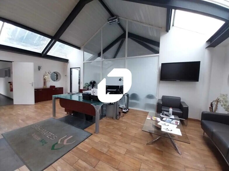 Bureau dans Tacoignières à vendre - Photo de l’immeuble – Image 2 sur 12