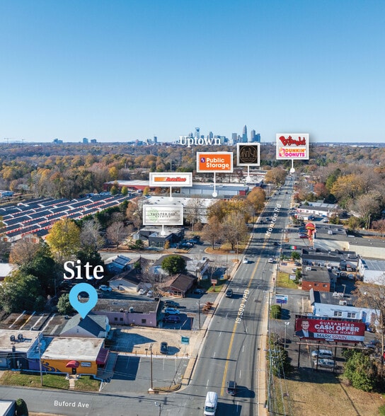 3748 Monroe Rd, Charlotte, NC à louer - Photo de l’immeuble – Image 2 sur 15
