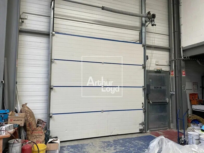 Bureau dans Grigny à louer - Photo intérieure – Image 2 sur 5