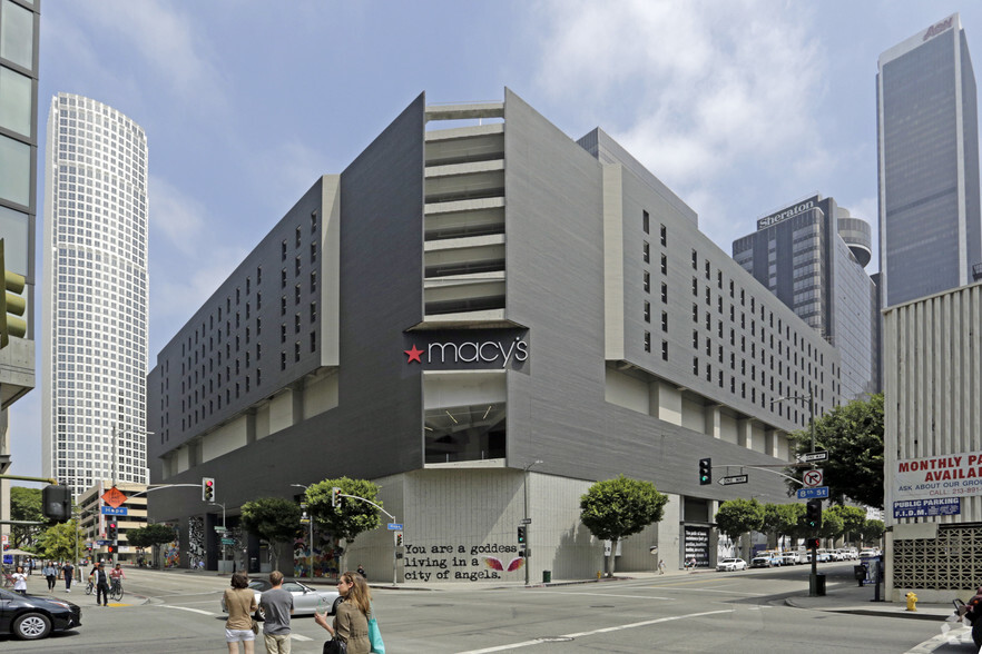 750 W 7th St, Los Angeles, CA à louer - Photo de l’immeuble – Image 3 sur 12