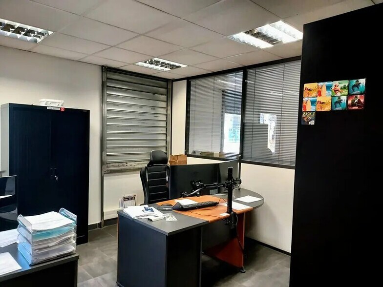 Local d’activités dans Vitrolles à louer - Photo intérieure – Image 3 sur 4