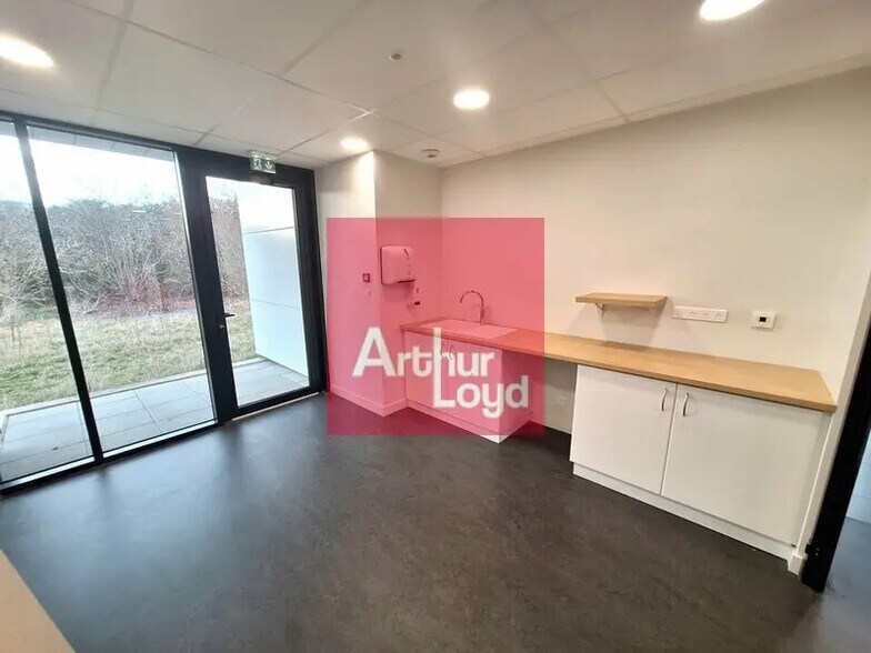 Bureau dans Châtel-Guyon à vendre - Photo intérieure – Image 3 sur 14