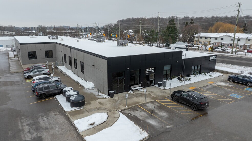 510 Weber St N, Waterloo, ON à louer - Photo de l’immeuble – Image 2 sur 10