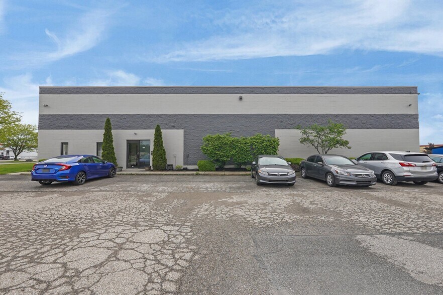 2495 Creekway Dr, Columbus, OH à louer - Photo de l’immeuble – Image 3 sur 6