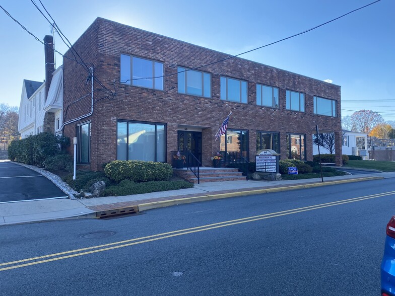 60 Roseland Ave, Caldwell, NJ à louer - Photo de l’immeuble – Image 3 sur 8