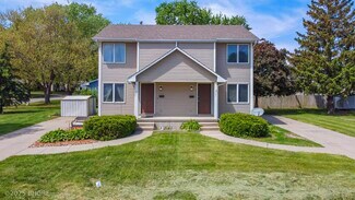 Plus de détails pour 601 15th St SE, Altoona, IA - Logement à vendre