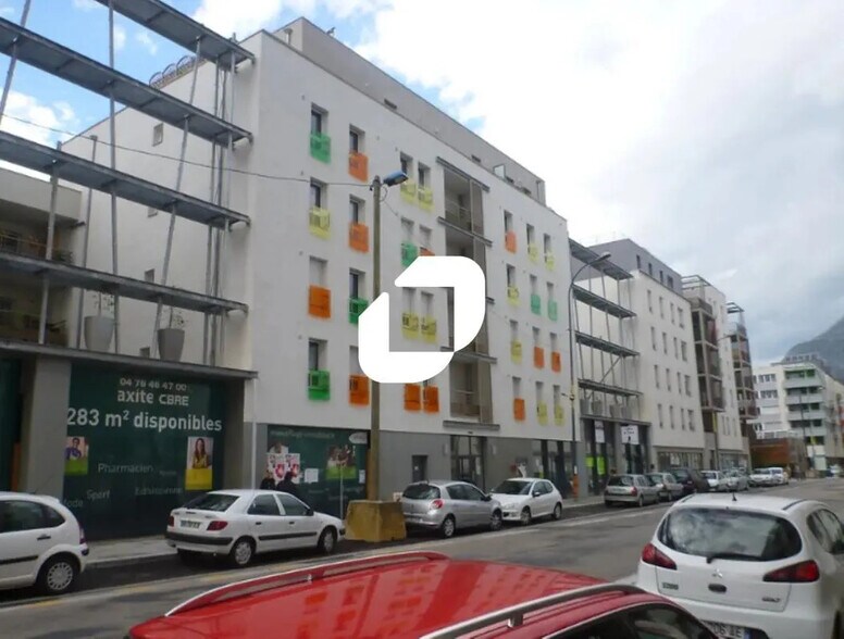 Local commercial dans Grenoble à louer - Photo de l’immeuble – Image 1 sur 5