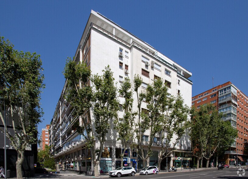Calle Del Profesor Waksman, 10-16, Madrid, Madrid à louer - Photo de l’immeuble – Image 2 sur 2