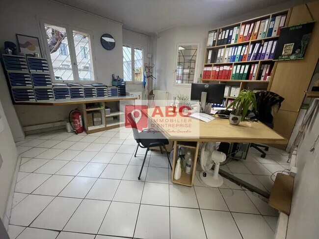 Plus de détails pour Bureau à louer