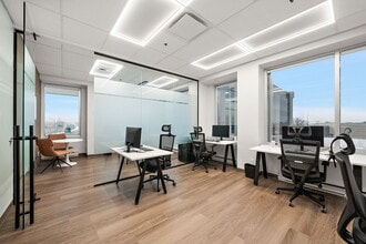 9900 Boul Cavendish, Montréal, QC à louer Photo intérieure– Image 1 sur 4