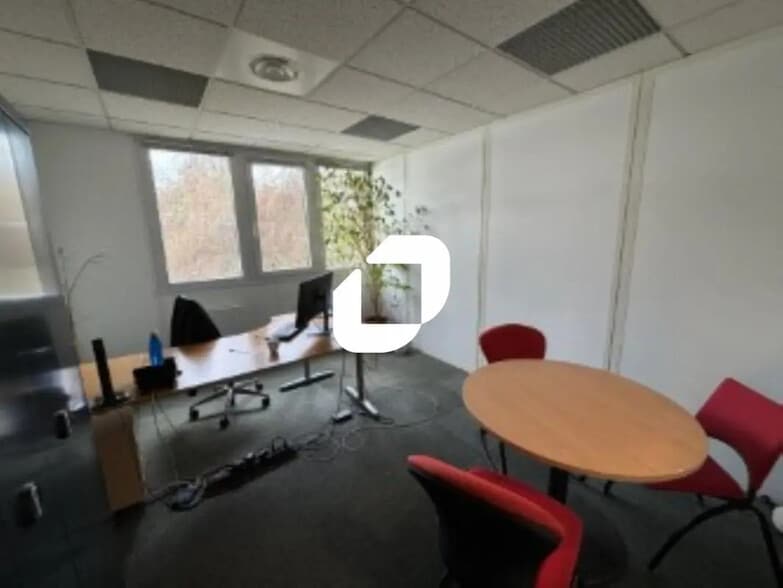 Bureau dans Meylan à vendre - Photo de l’immeuble – Image 3 sur 10