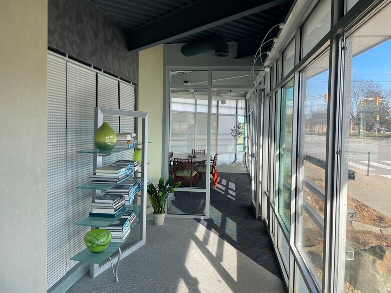 620 N Delaware St, Indianapolis, IN à louer - Photo de l’immeuble – Image 2 sur 10
